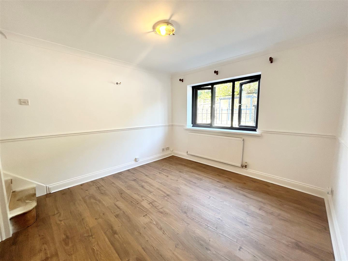 Bridgend Road, Aberkenfig, Bridgend, CF32 9AE